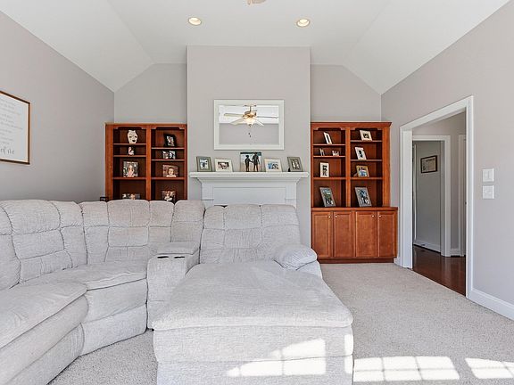 5th image of 248 Keegan Rock Ct