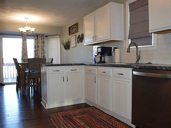 5th image of 10989 Meadowsweet Ln