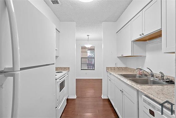 1st image of 476 Lombard St APT 2D