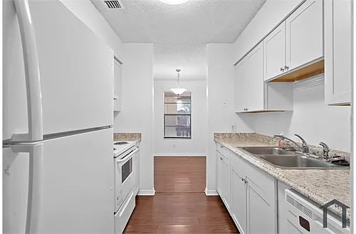 476 Lombard St #2D Photo 1