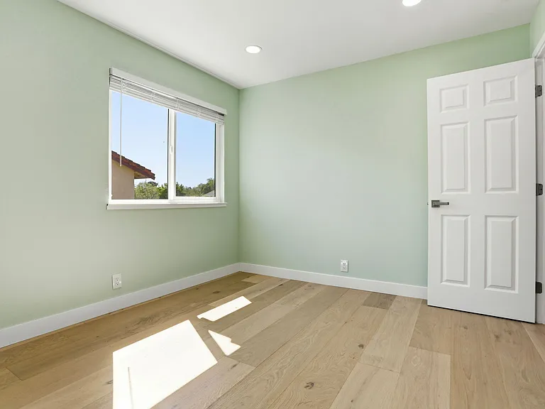 124 Erin Dr — Photo 12