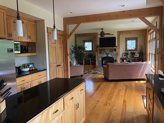 3rd image of 4240 Dahlia Ct