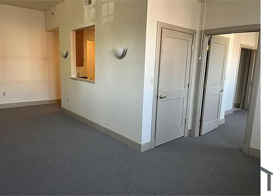 633 W Washington St #102 — Photo 9