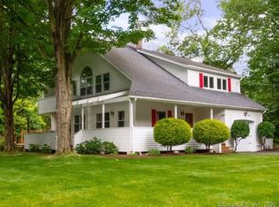 1999 N Benson Rd, Fairfield, CT 06824