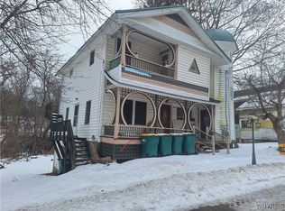 15 Park Rd E, Castile, NY 14427