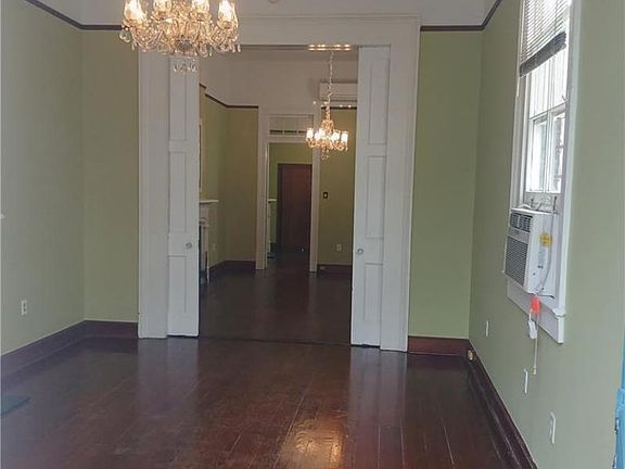 3rd image of 715 Gallier St