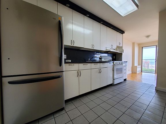 3rd image of 501 Surf Ave #15S