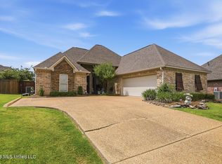 218 Emerald Cir, Brandon, MS 39047