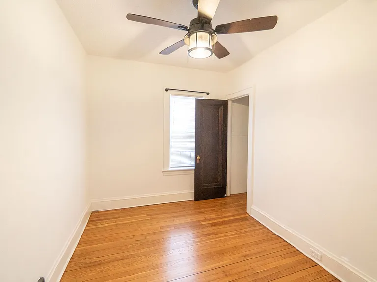 2215 W 14th St — Photo 11