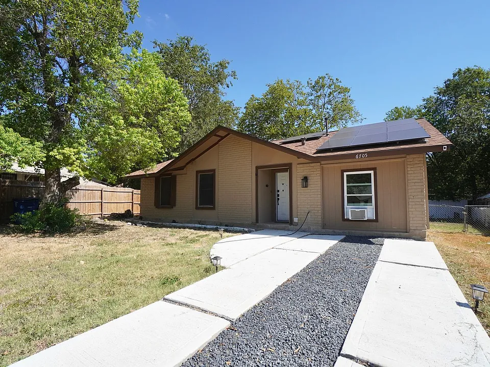 6705 Rockridge Ct