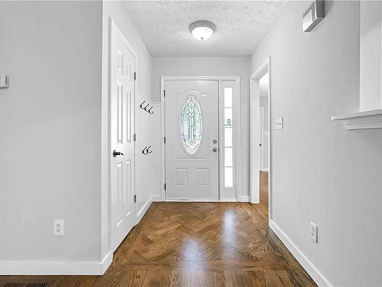 141 Poplar Way — Photo 7