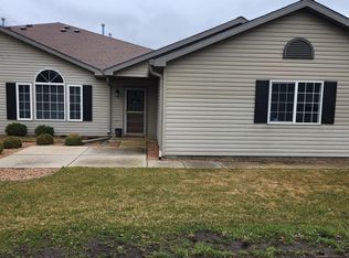 1703B Carriage Home Dr SW, Austin, MN 55912