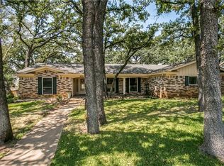 4825 Weyland Dr, Hurst, TX 76053