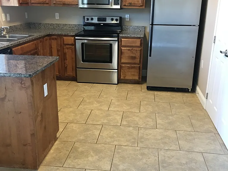 1906 W University Dr — Photo 3