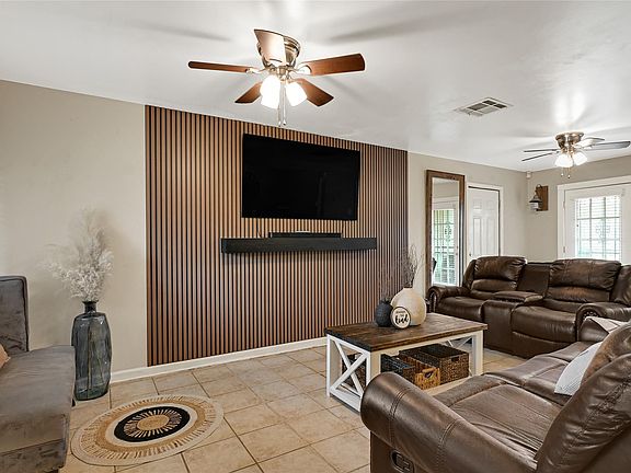 4th image of 5843 Kenilwood Dr