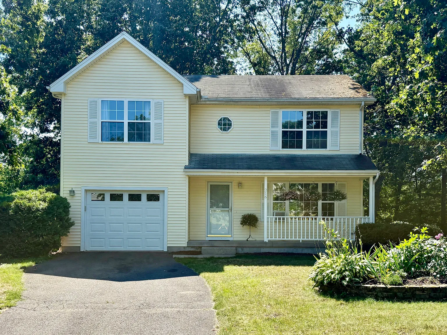 3 bed, 2.5 bath, 1484 sqft, $2,900 — Photo 1