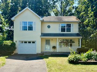216 Castlewood, Windsor, CT 06095