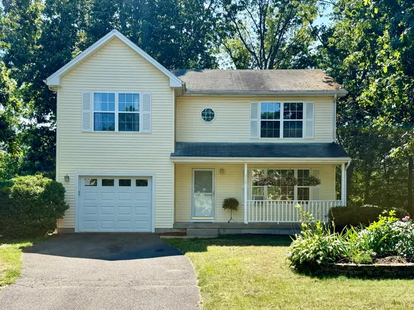 216 Castlewood, Windsor, CT 06095