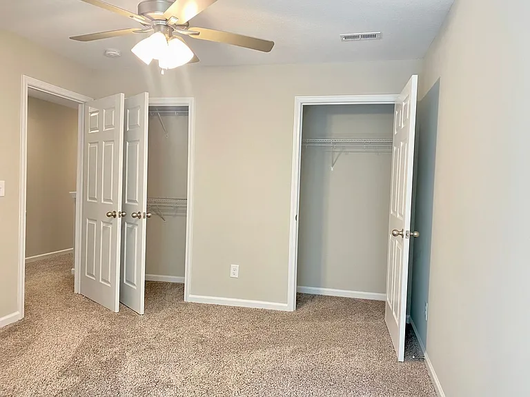 943 Center Rd — Photo 18