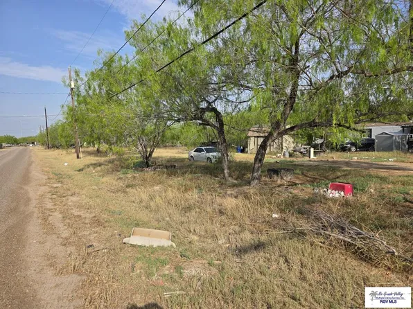 703 E Los Charcos Dr, Mission, TX 78572