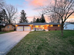 915 Carol Rd, Bowling Green, OH 43402