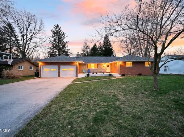 915 Carol Rd, Bowling Green, OH 43402