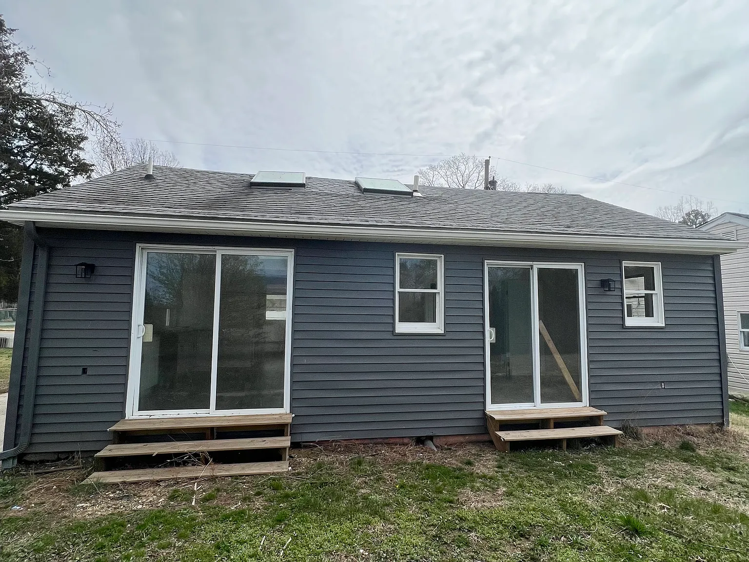 2 bed, 1.5 bath, 900 sqft, $2,200 — Photo 1