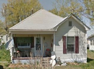 1143 N Forest Ave, Chanute, KS 66720