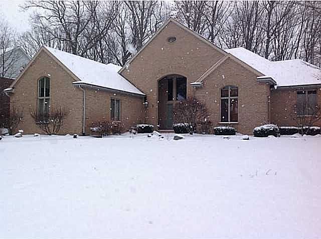 1st image of 2415 Pine Hollow Dr