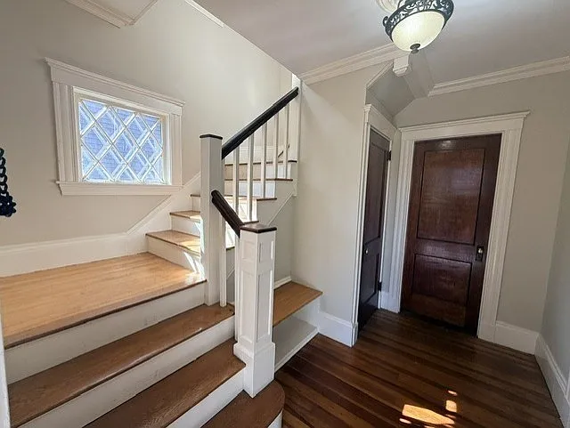 3 bed, 2.0 bath, 1672 sqft, $4,000 — Photo 1