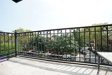 Rented by Rennit Inc.