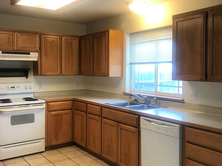13862 N Cassia St #2 — Photo 10