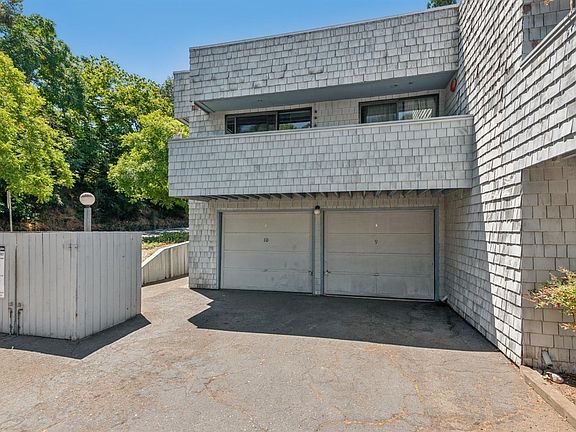 3rd image of 105 Virginia Avenue #9