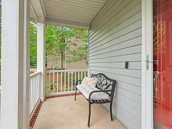 5th image of 2104 Woodbury Dr
