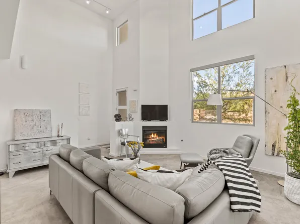 18 Calle Lemita, Santa Fe, NM 87507