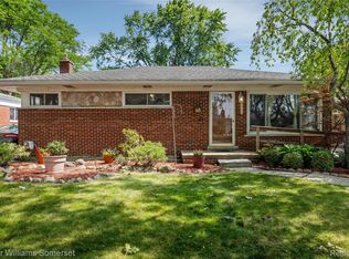 23131 Recreation St, Saint Clair Shores, MI 48082