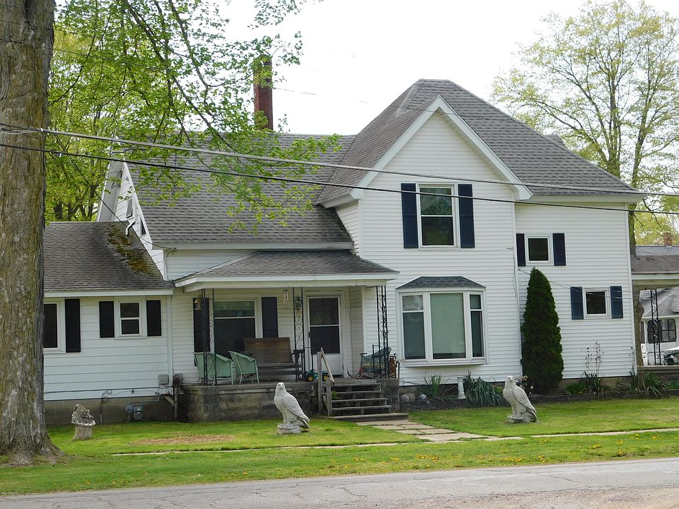 2nd image of 134 W Allen St