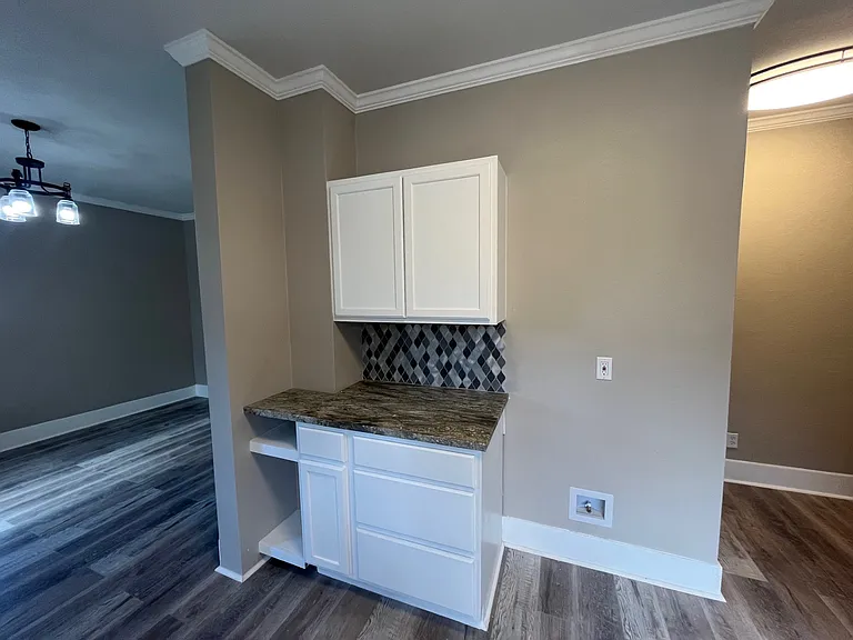 1010 Avenue K — Photo 12