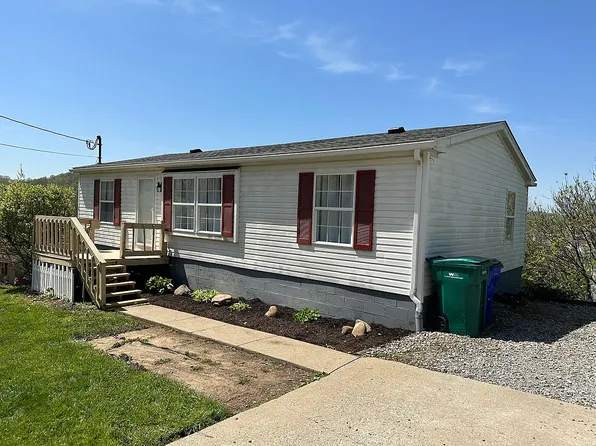 8069 Pine St, Clarksburg, WV 26301