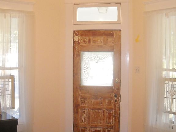 5th image of 521 N Grand Ave