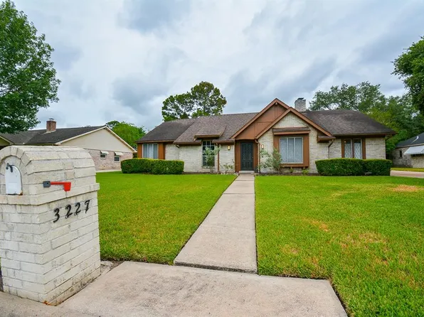 3227 Springhill Dr, Missouri City, TX 77459