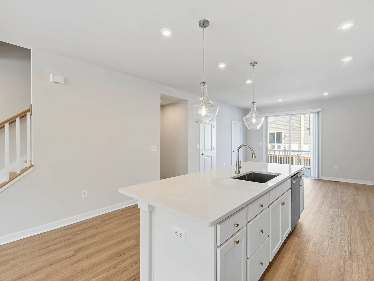 3 bed, 2.5 bath, 1843 sqft, $3,650 — Photo 4
