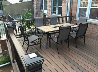 7007 165th St, Fresh Meadows, NY 11365