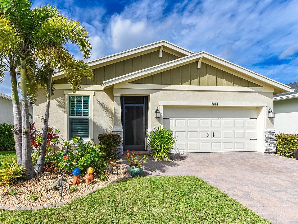 1st image of 544 SE Mulberry Way