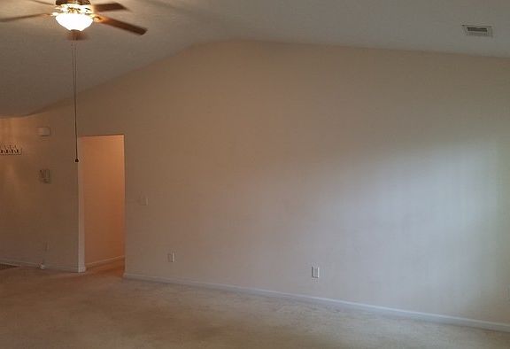 4th image of 380 Peppercorn Ln