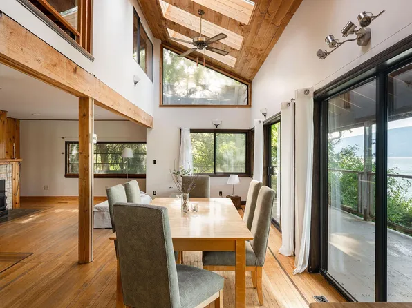 1558 Mount Gardner Rd, Bowen Island, BC V0N 1G2