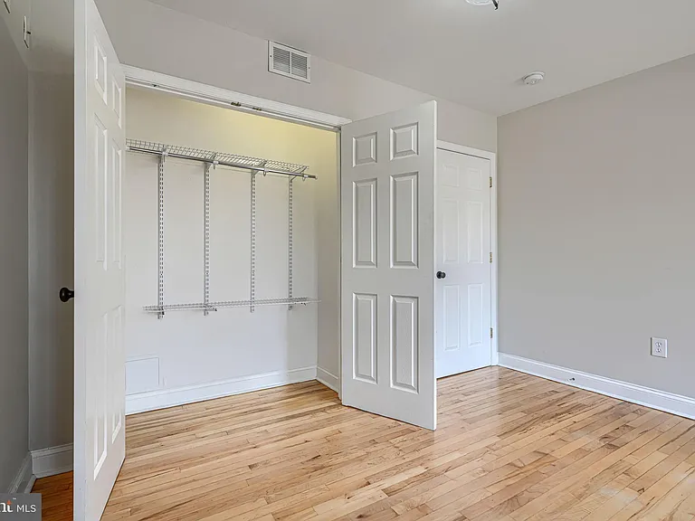 609 S East Ave — Photo 19