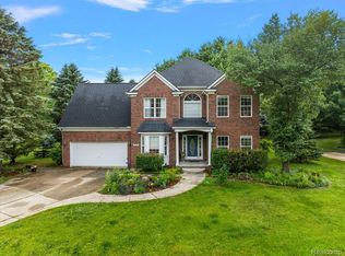 3594 Olde Dominion Dr, Brighton, MI