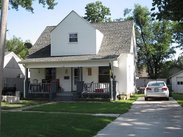 1st image of 412 NE 13th St