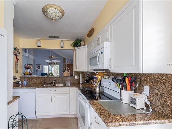4th image of 854 Brimfield Ct